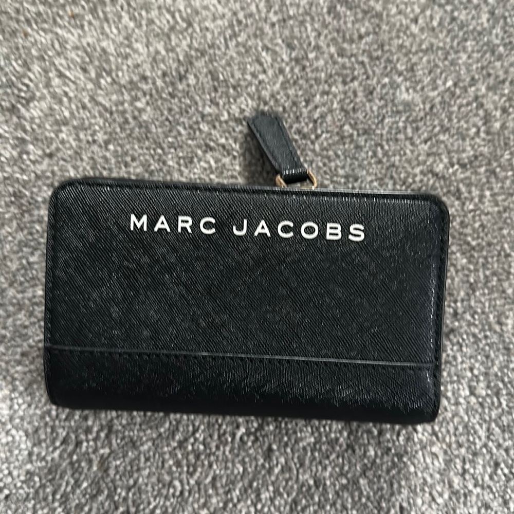 COPY - marc jacobs wallet